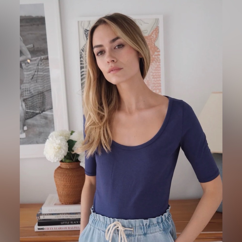 Marea Ballet Scoop Neck Tee - Navy